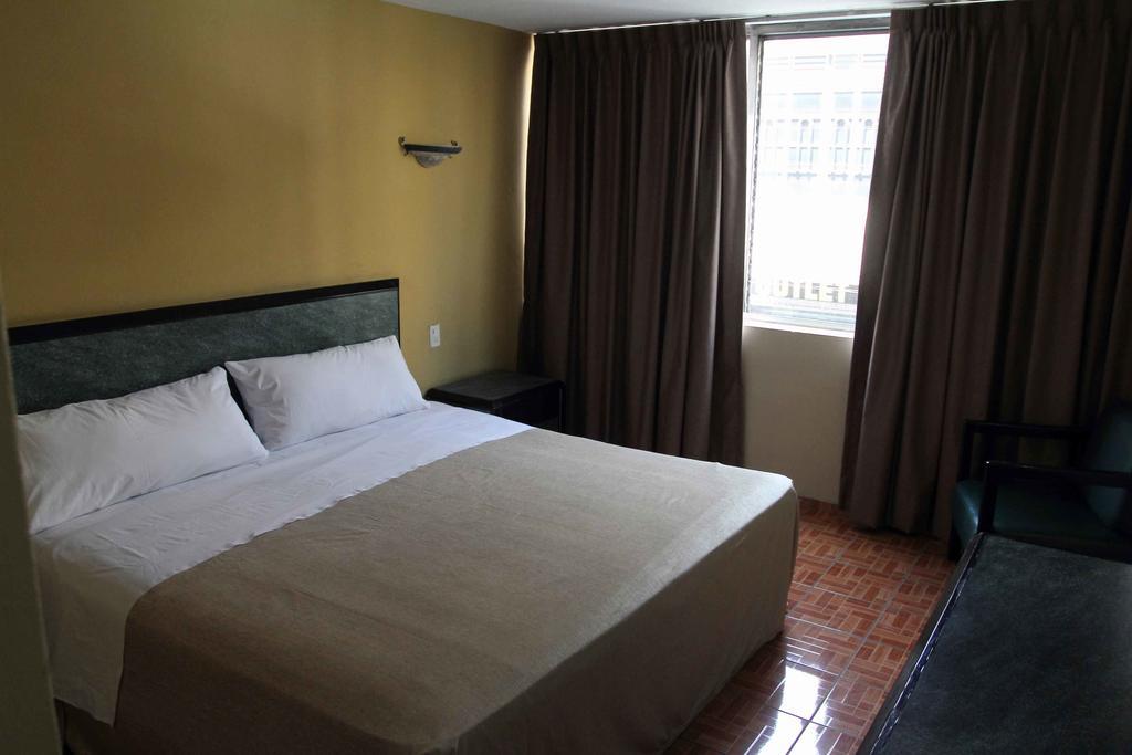 Hotel Universo Guadalajara Phòng bức ảnh